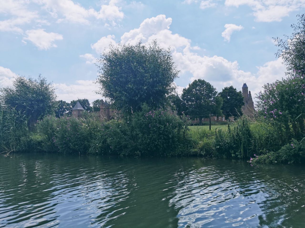 Kanoën op de langste rivier van Nederland De Linge When in Holland Kanoën op de langste rivier van Nederland De Linge When in Holland